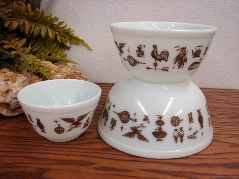 Vintage PYREX Early American Kitchen Accessories Casserole Bowl Divided Brown Gold, Moose-R-Us.Com Log Cabin Decor