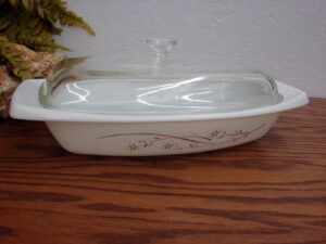 Vintage PYREX Golden Honeysuckle #033 Shallow Oblong Casserole 1 1/2 Qt w/ PYREX Lid