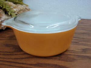 Vintage PYREX Old Orchard Butterscotch #472 Cinderella Round Casserole w/ Clear Lid