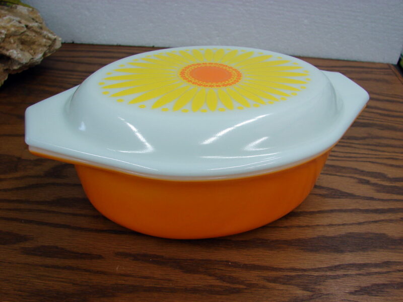 Vintage PYREX Bright Orange Yellow Sunflower 1 1/2 Quart Oval Bowl w/ Lid, Moose-R-Us.Com Log Cabin Decor