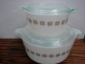 Vintage PYREX Town & Country Pattern #475 Brown Patterned Cinderella Round Casserole w/ Lid
