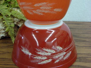 Vintage PYREX Wheat Nesting Mixing Bowl Set 401 402 Orange Tones