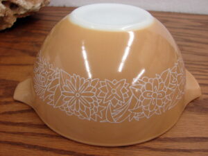 Vintage PYREX Woodland Golden Tan #441 Cinderella Nesting Mixing Bowl 1 1/2 pt
