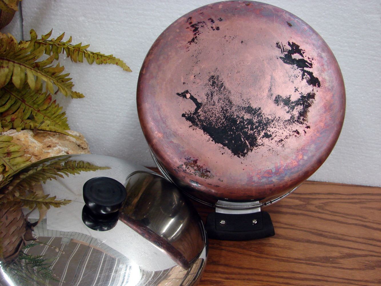 Vintage Copper Bottom Revere Ware 4 Quart Stock Pot w/ Lid Burn Mark - Image 3