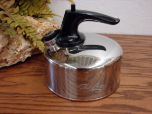 Vintage Copper Bottom Revere Ware 1.5 Qt Tea Pot Kettle Whistling Stainless Teapot