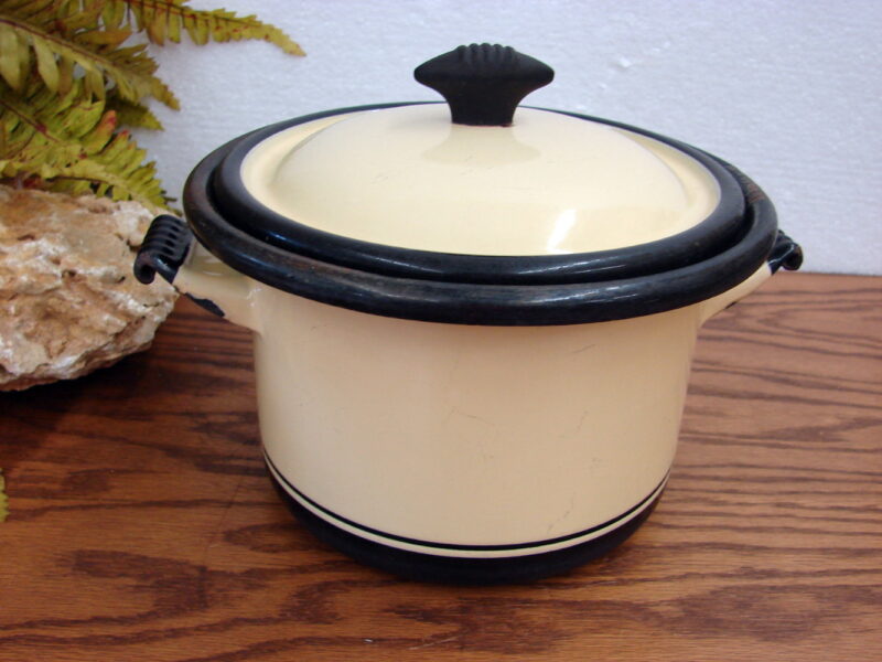 Antique Cast Enamel Vollrath Kook King Enamelware Pot w/ Art Deco Lid, Moose-R-Us.Com Log Cabin Decor