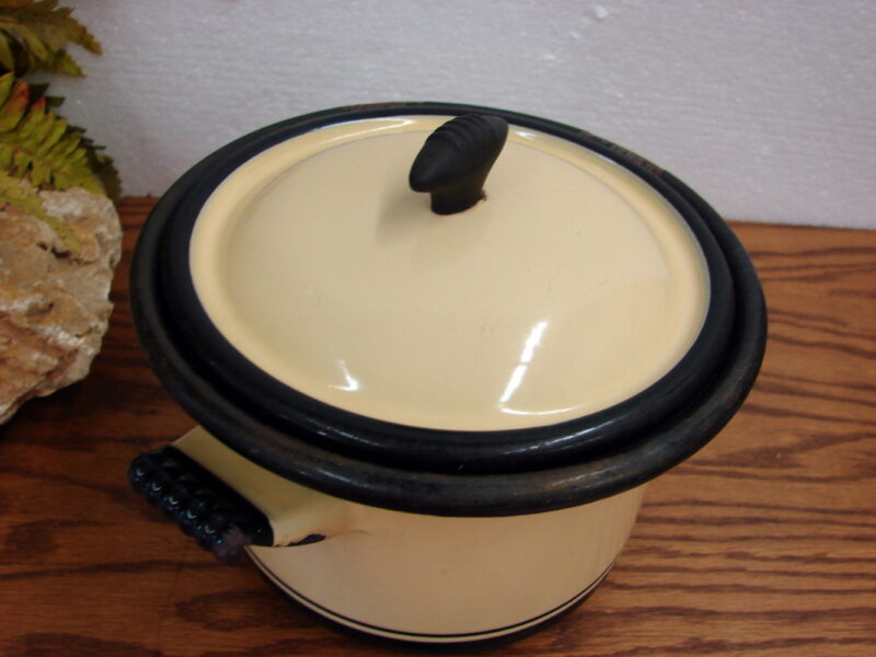 Antique Cast Enamel Vollrath Kook King Enamelware Pot w/ Art Deco Lid, Moose-R-Us.Com Log Cabin Decor