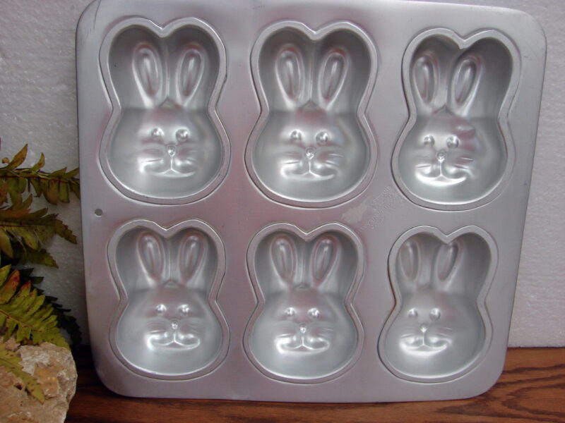 Wilton Miniature Bunny Rabbit Face Cake Pop Mold Pan, Moose-R-Us.Com Log Cabin Decor