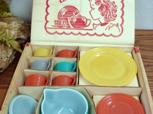 Vintage Hazel Atlas 16 Piece Little Hostess Party Set Sierra Moderntone Childs Dishes
