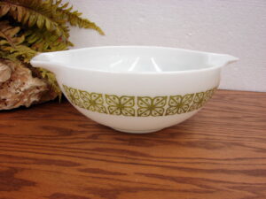 Vintage PYREX Verde Green Autumn Floral #444 Cinderella Nesting Mixing Bowl