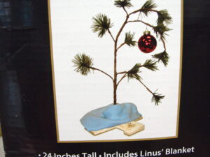 Peanuts Charlie Brown Christmas Tree Linus Blanket w/ Box