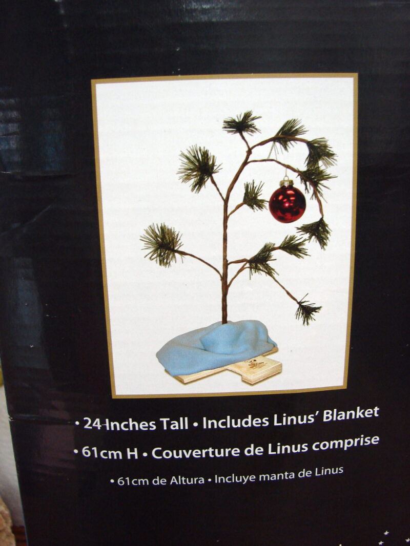 Peanuts Charlie Brown Christmas Tree Linus Blanket w/ Box, Moose-R-Us.Com Log Cabin Decor