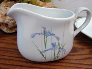 Vintage Corning Ware Corelle Shadow Iris Gravy Boat