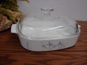 Vintage Corning Ware Corelle Shadow Iris Casserole A-10 w/ PYREX Lid