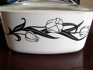 Vintage Corning Ware USA Lyrics Black White Tulip Casserole Kitchen Accessories
