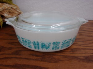 Vintage PYREX Turquoise Butterprint Amish #471 Cinderella Round Casserole w/ Lid