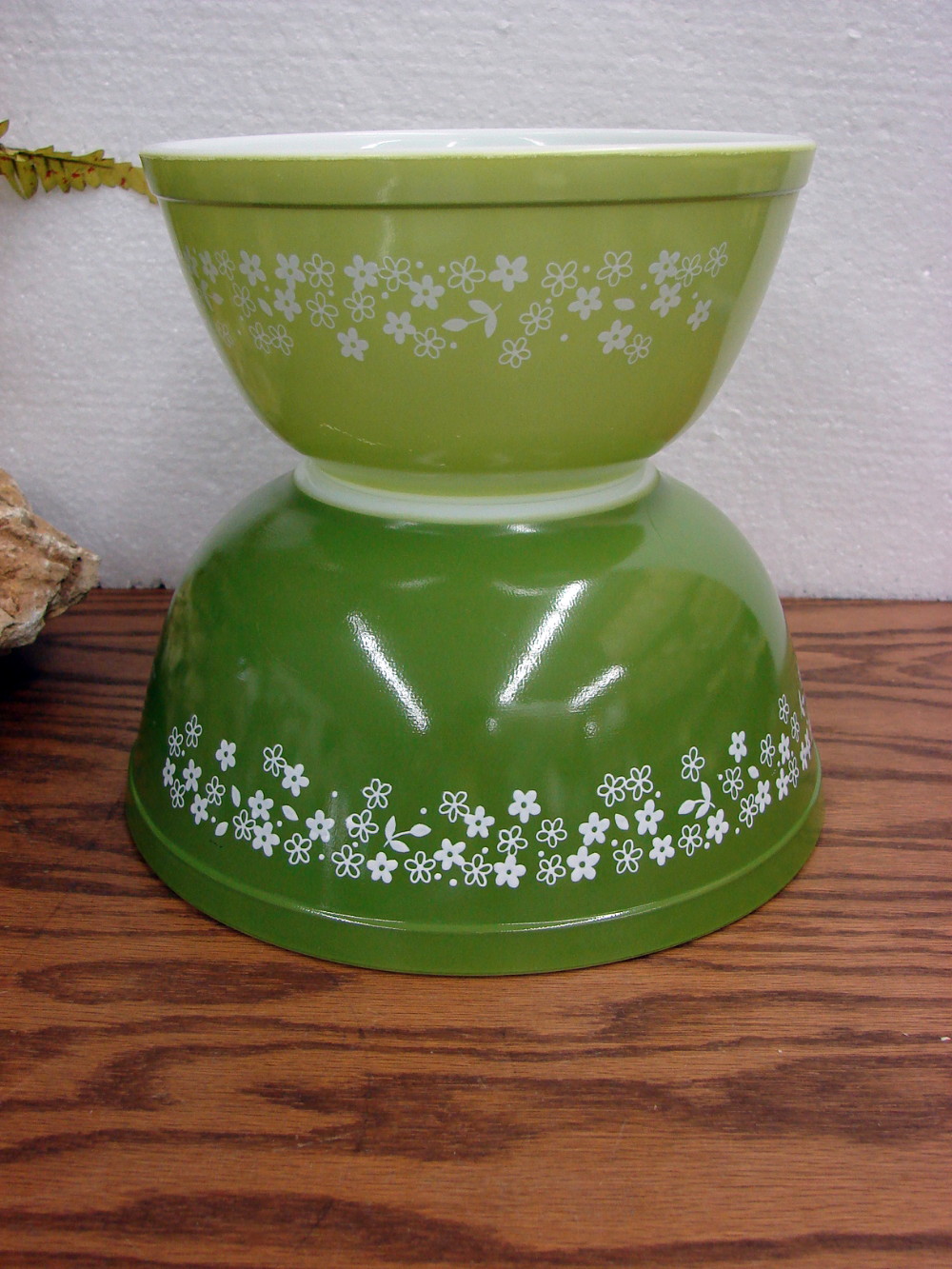Vintage PYREX Spring Blossom Crazy Daisy #403 Round Nesting Mixing Bowl - Image 2
