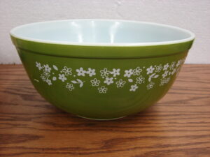 Vintage PYREX Spring Blossom Crazy Daisy #403 Round Nesting Mixing Bowl