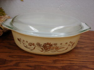 Vintage PYREX Hex Signs Promotional Gold Tan #404 4 Qt Round Mixing Bowl, Moose-R-Us.Com Log Cabin Decor