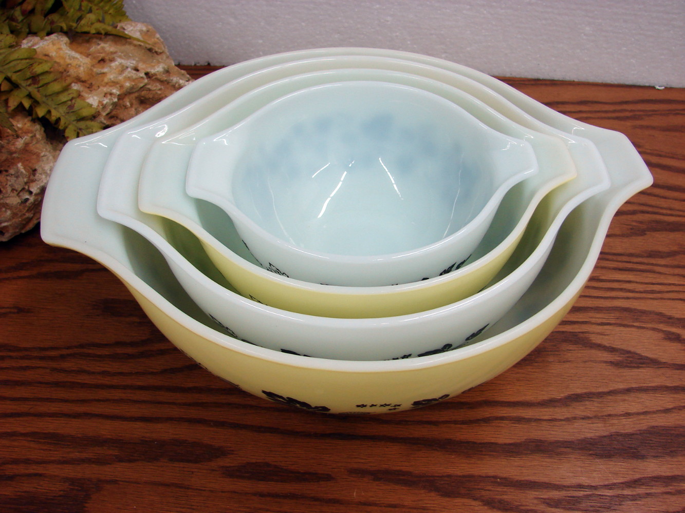 Set/4 Vintage PYREX Gooseberry Yellow Black White Cinderella Nesting Mixing Bowl Set - Image 2