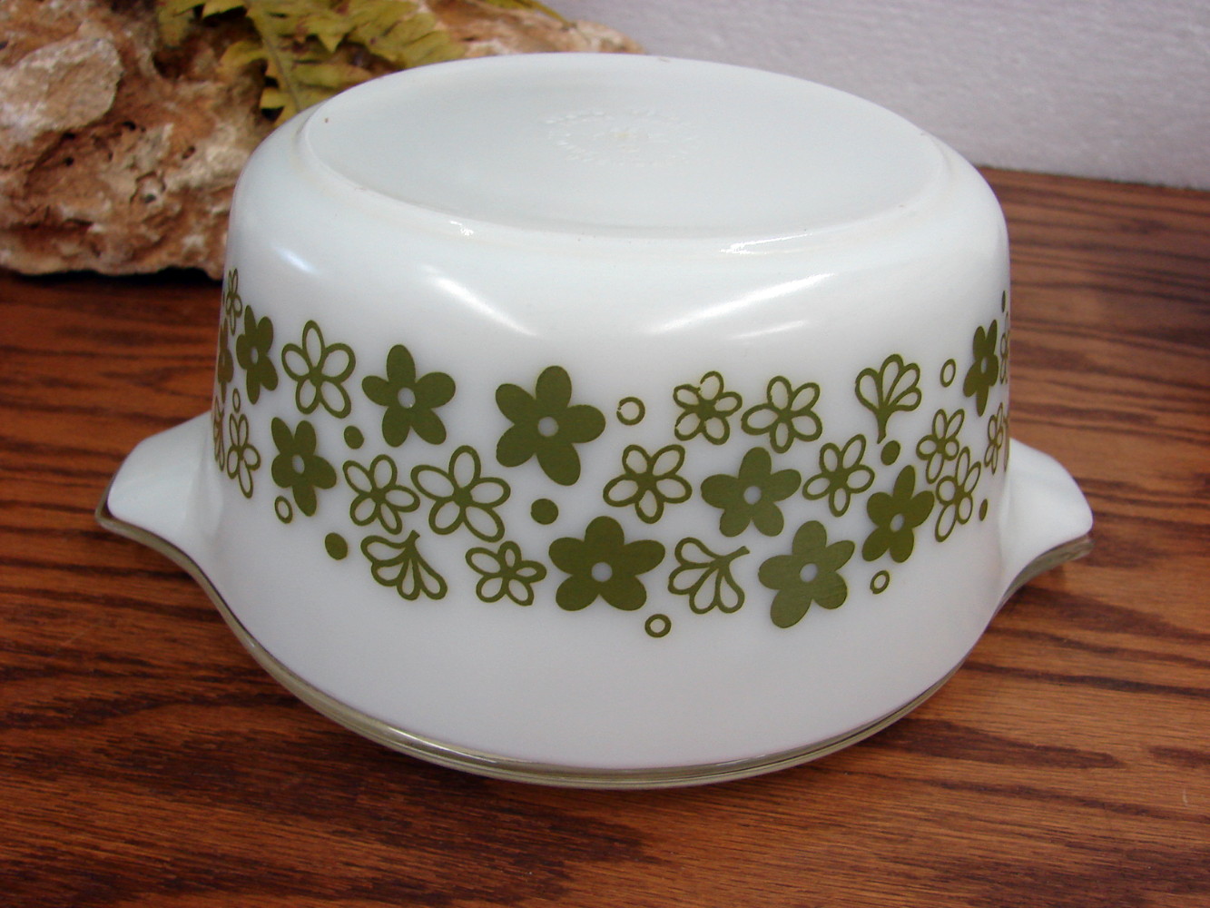 Vintage PYREX Spring Blossom Crazy Daisy #474 Cinderella Round Casserole w/ Lid - Image 2