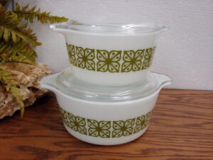 Vintage PYREX Verde Green Autumn Floral #474 Cinderella Round Casserole w/ Lid