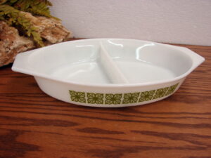 Vintage PYREX Verde Green Autumn Floral #1063 Oval Divided Dish 1 1/2 Qt