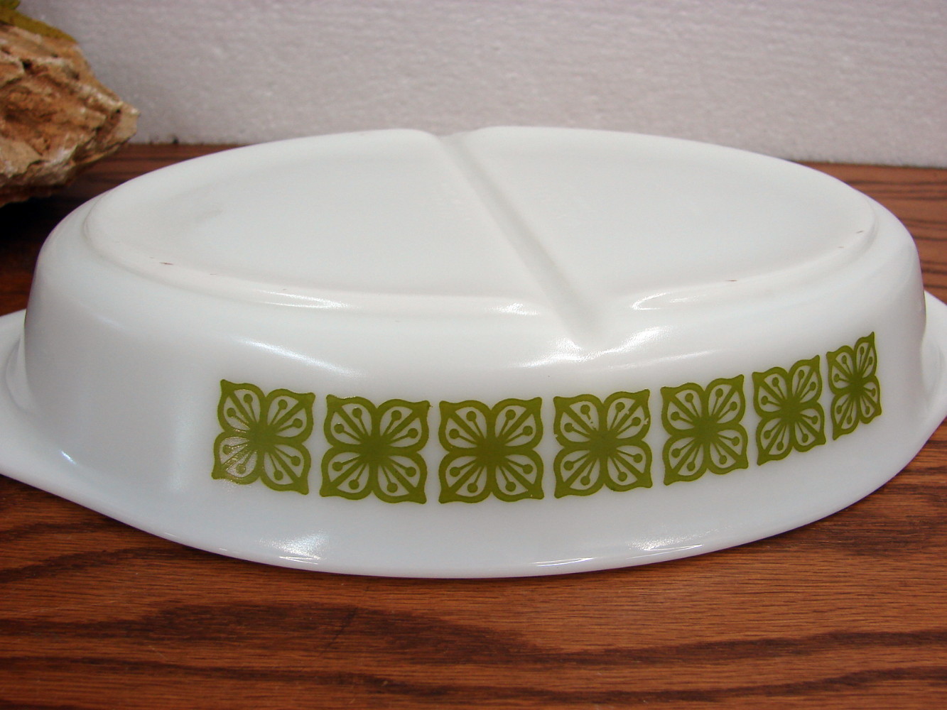 Vintage PYREX Verde Green Autumn Floral #1063 Oval Divided Dish 1 1/2 Qt - Image 2