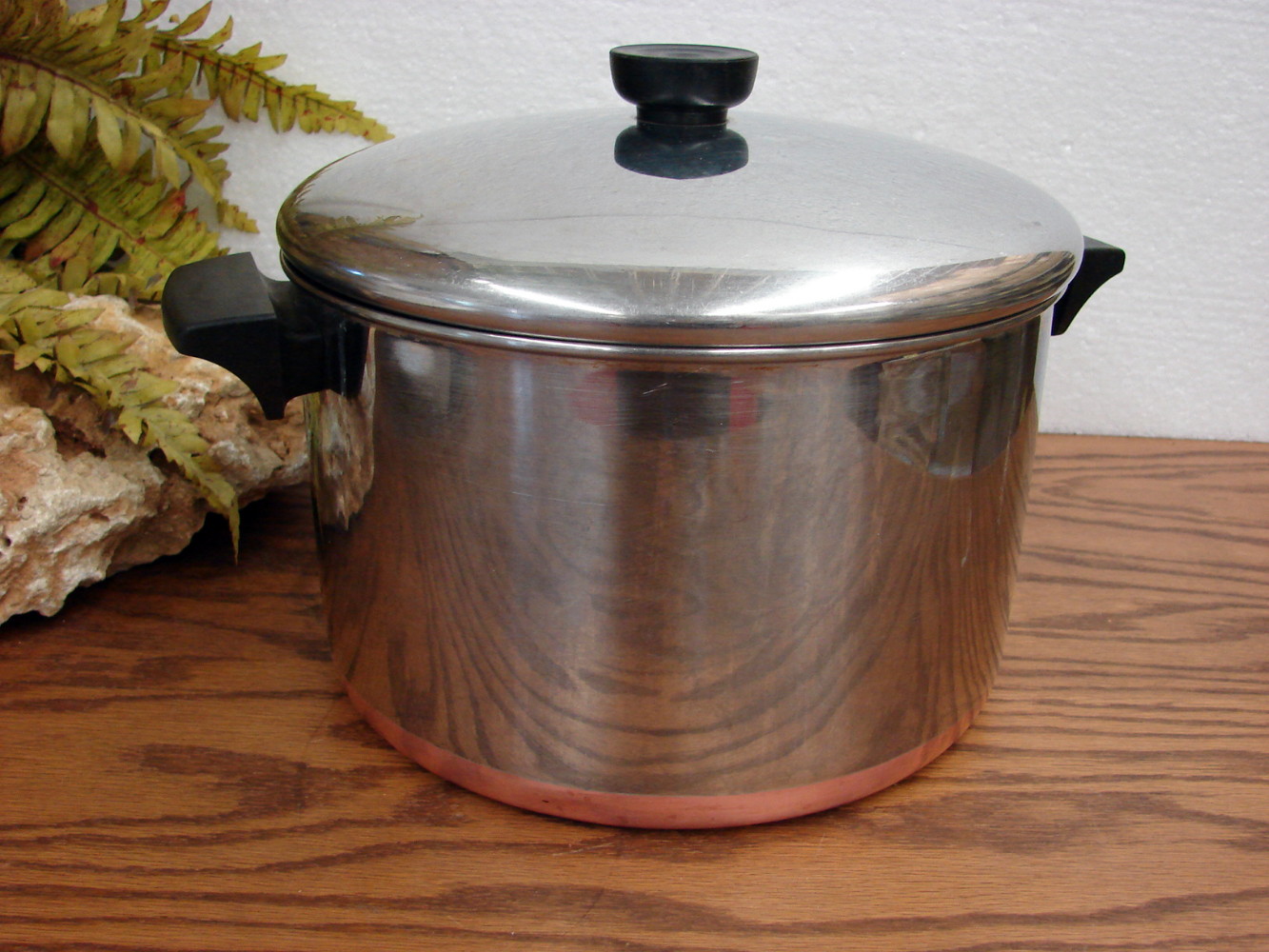 Vintage Copper Bottom Revere Ware 6 Quart Stock Pot w/ Lid - Image 4