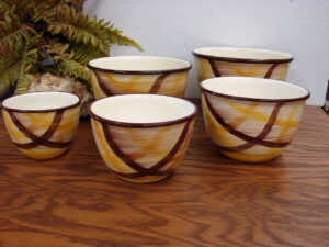 Vintage Complete Set of 5 Vernon Kilns Vernonware Pottery Organdie Mixing Bowls Nest