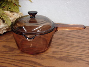 Vintage PYREX Amber Brown Vision 1 Liter Spout Sauce Pan w/ PYREX Glass Lid