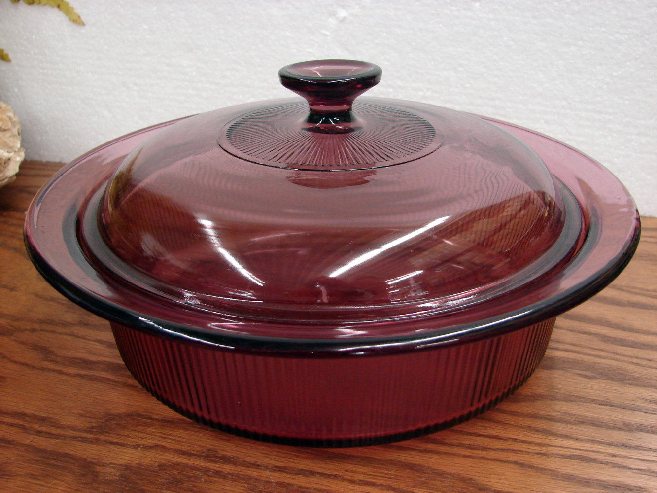 Vintage PYREX Glass Visions Cranberry 2.5 Qt Ribbed Round Casserole w/ Matching Lid