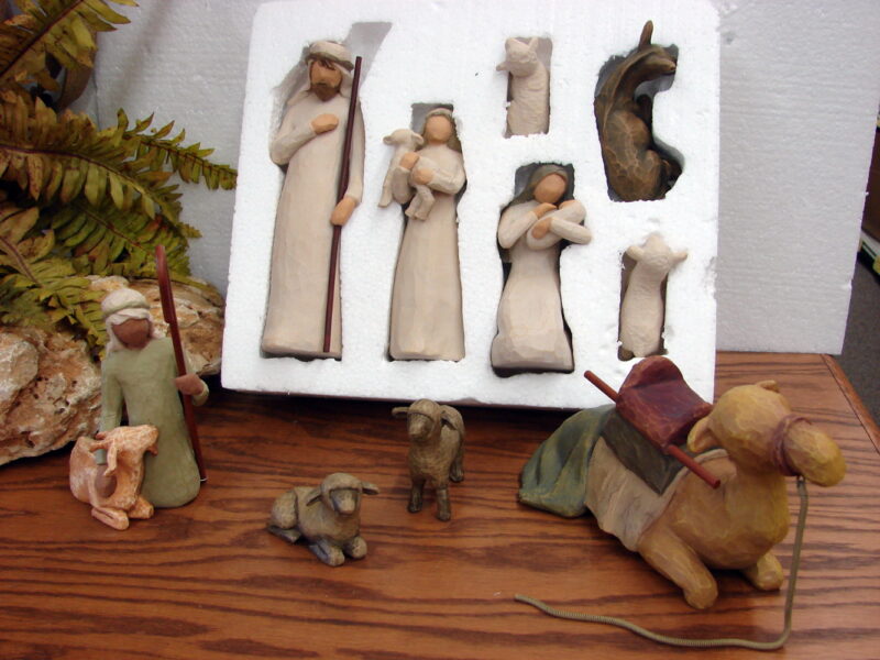 Willow Tree Susan Lordi Nativity Mary Jesus Joseph Animals Wise Men Zampognaro, Moose-R-Us.Com Log Cabin Decor