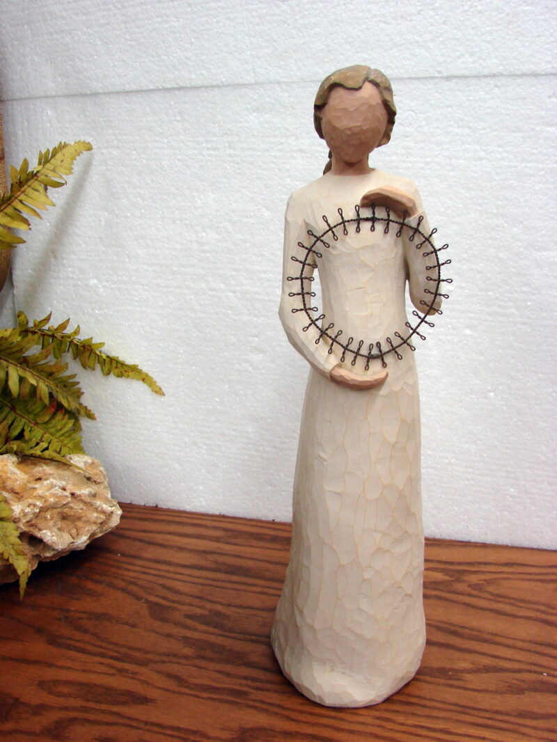 Willow Tree Susan Lordi Welcoming Spirit Tall Wreath Retired 1999, Moose-R-Us.Com Antiques Collectibles Log Cabin Decor