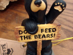 New Big Sky Carvers Bearfoots Bears Jeff Fleming Don't Feed the Bears Mini Figurine