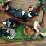New Big Sky Carvers Bearfoots Bears Jeff Fleming Forest Nap Figurine - Image 2