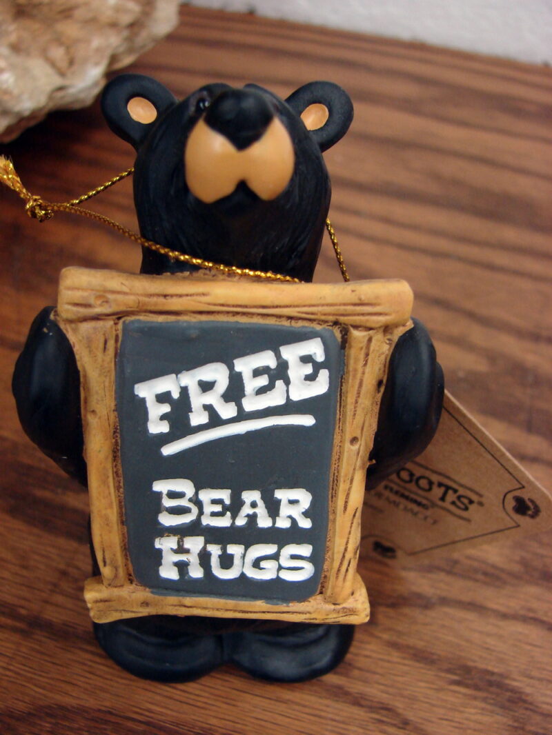 New Big Sky Carvers Bearfoots Bears Jeff Fleming Free Bear Hugs Figurine, Moose-R-Us.Com Log Cabin Decor