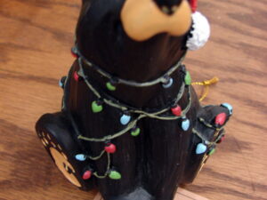 New Big Sky Carvers Bearfoots Bears Jeff Fleming Tangled up for the Holidays Figurine