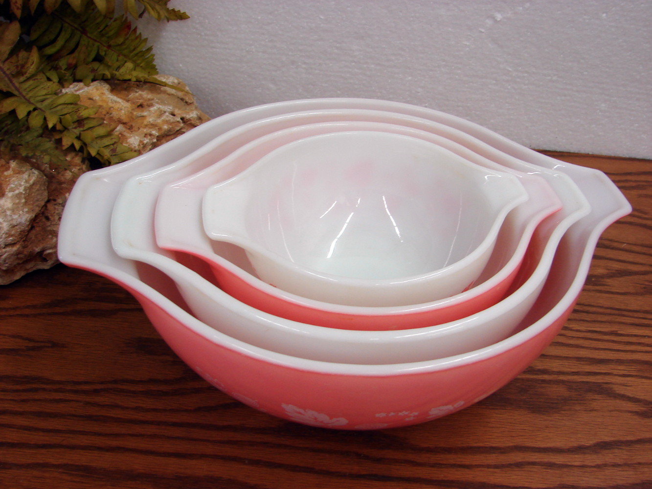 Set/4 Vintage PYREX Gooseberry Pink Black White Cinderella Nesting Mixing Bowl Set - Image 2