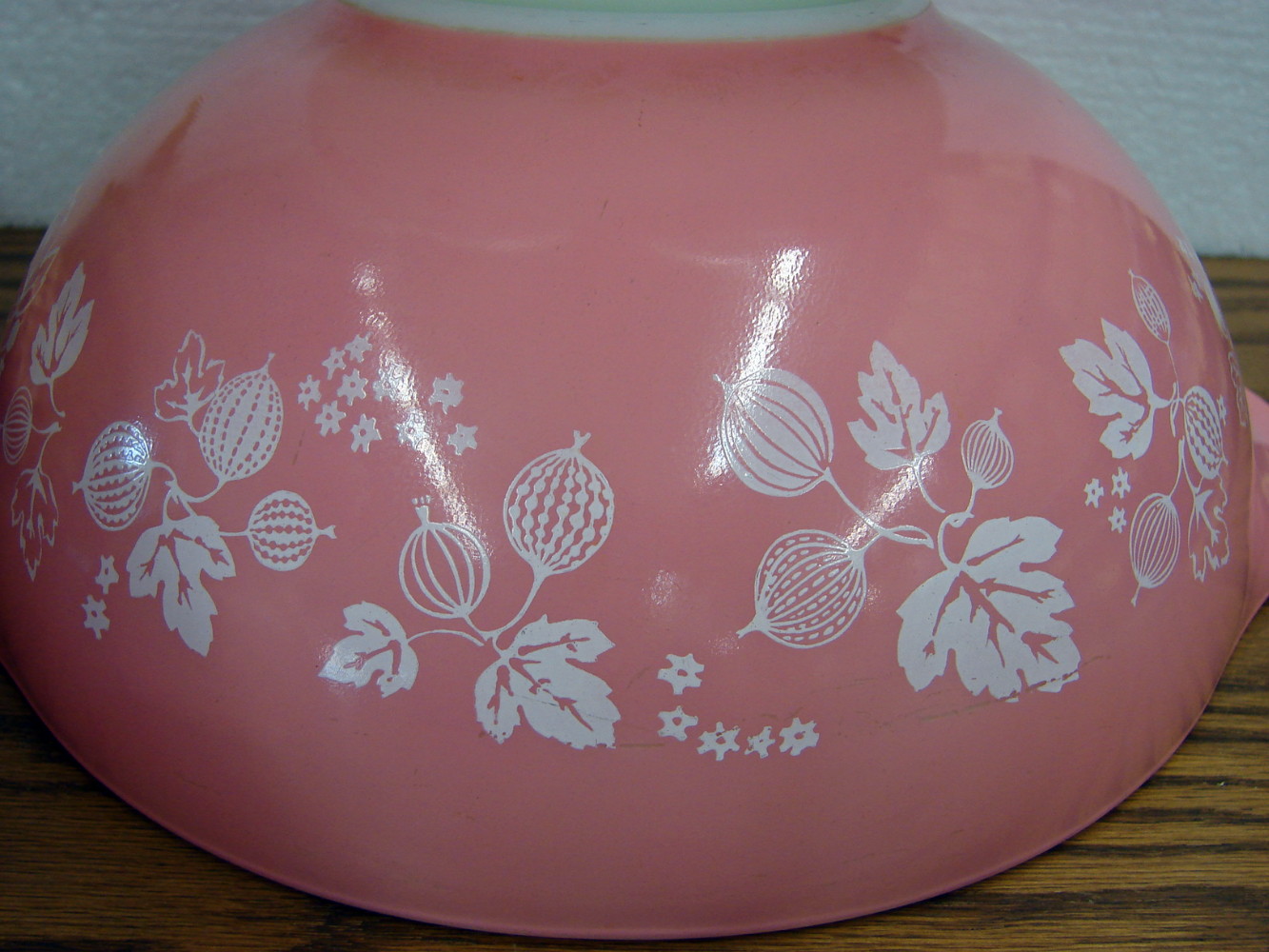 Set/4 Vintage PYREX Gooseberry Pink Black White Cinderella Nesting Mixing Bowl Set - Image 5