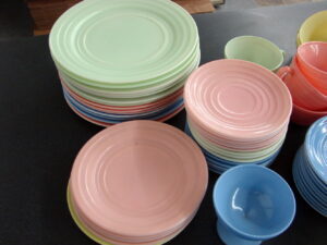 Set/17 Plates 9" Pink Yellow Blue Green Vintage Hazel Atlas Moderntone 1940’s Collection