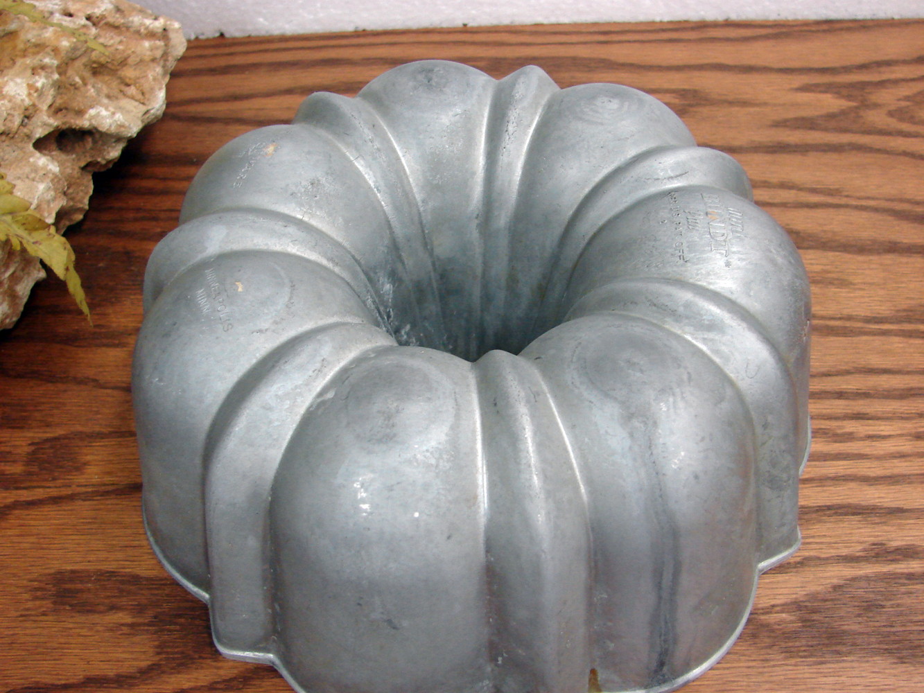 https://www.moose-r-us.com/wp-content/uploads/2023/10/nordicwareminibundtcakepan2.jpg