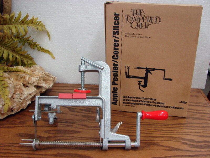 The Pampered Chef Apple Peeler Corer Slicer NIB #2430, Moose-R-Us.Com Log Cabin Decor