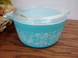 Vintage PYREX Turquoise Butterprint Amish #473 Cinderella Round Casserole w/ Lid