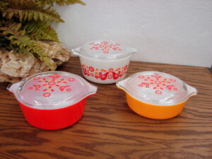 Vintage PYREX Friendship #473 Cinderella Round Casserole Opal Pattern w/ Clear Pattern Lid