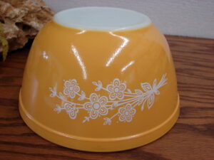 Vintage PYREX Butterfly Gold II #402 Round Mixing Nesting Bowl 1 1/2 Quart