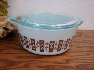 Vintage PYREX Hex Signs Promotional Gold Tan #404 4 Qt Round Mixing Bowl, Moose-R-Us.Com Log Cabin Decor