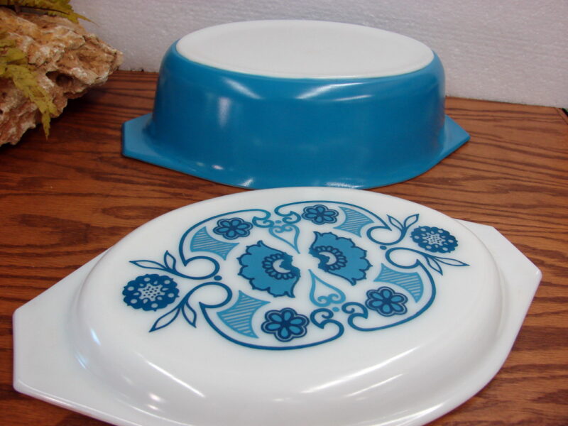 Vintage PYREX Horizon Blue #045 2 1/2 Quart Oval Casserole Patterned Lid - Image 2