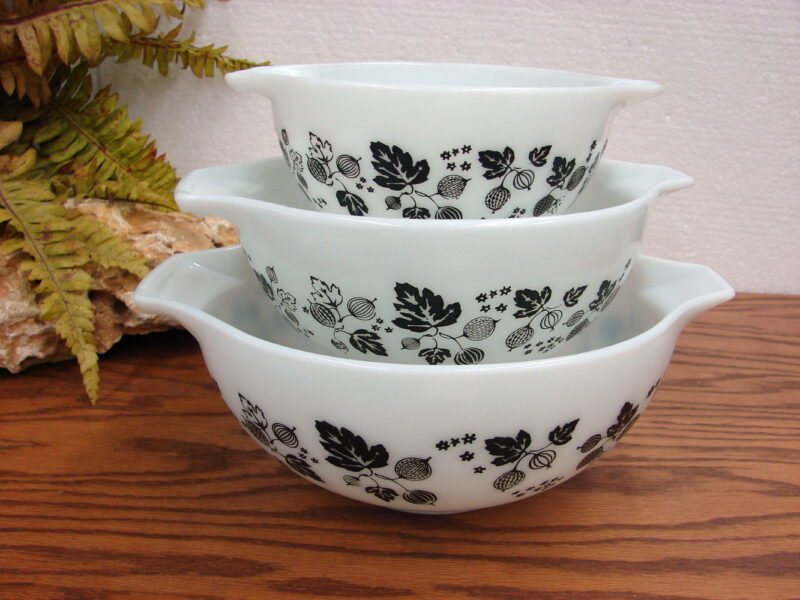 Vintage PYREX Gooseberry Kitchen Accessories Bowls Casserole, Moose-R-Us.Com Log Cabin Decor