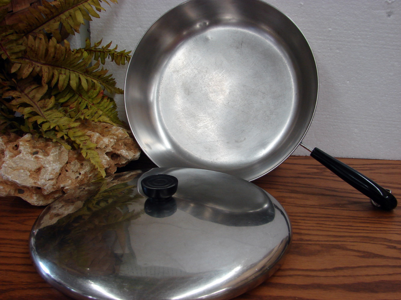 Vintage Copper Bottom Revere Ware 12" Skillet Frying Pan w/ Lid Chicken Fryer - Image 2